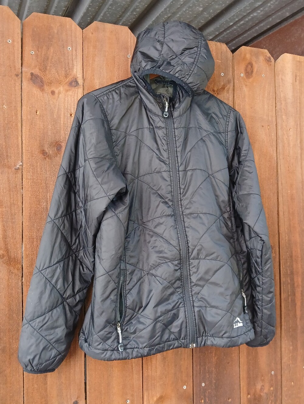 Woman’s LL Bean PrimaLoft Pack away Jacket